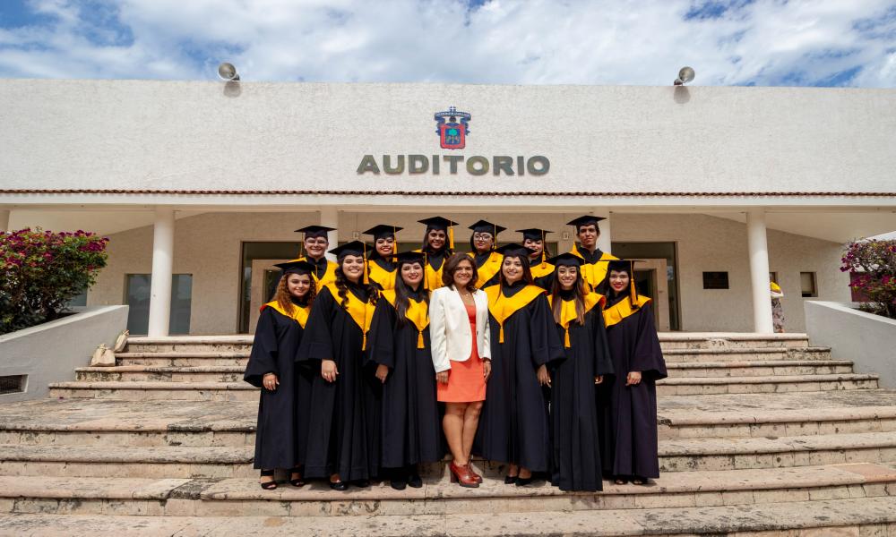 Egresa cuadragésima segunda generación de Licenciatura en Turismo