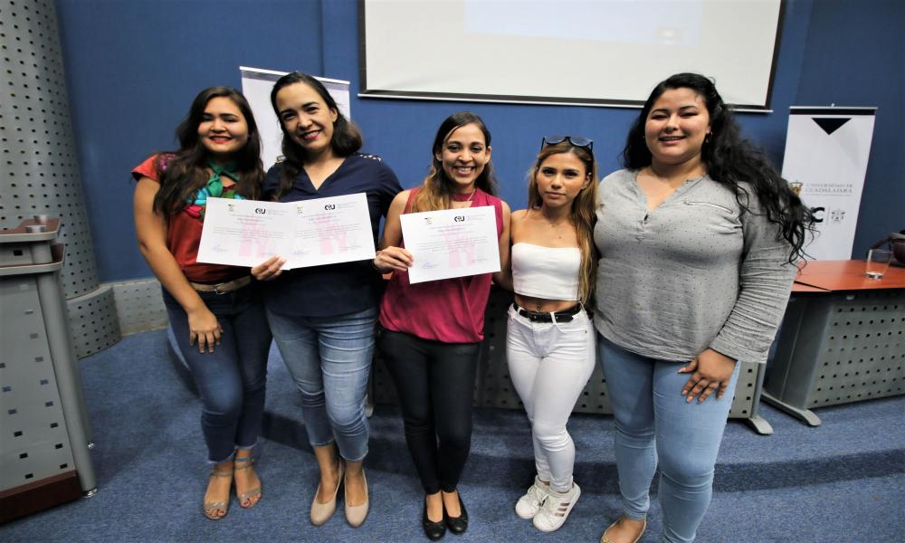 En el CUCosta imparten Conversatorio “Derechos Humanos de la Mujer en la Lactancia”