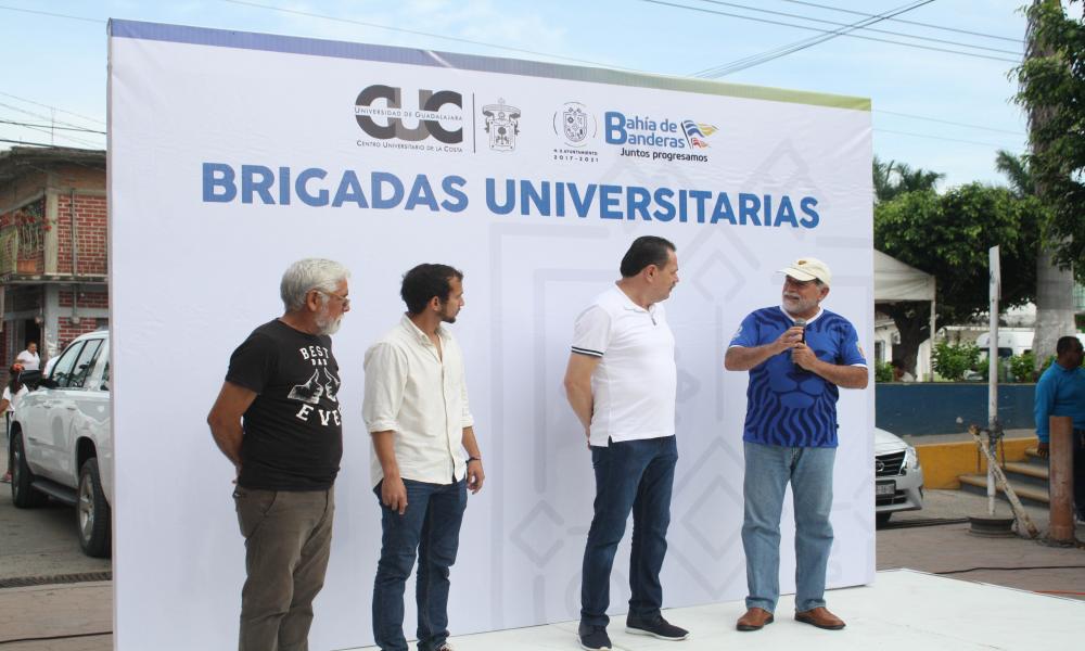 “Brigadas Universitarias” del CUCosta, Ahora benefició a Cientos de Familias de San Vicente