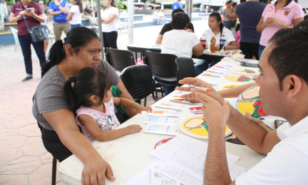 “Brigadas Universitarias” del CUCosta, Ahora benefició a Cientos de Familias de San Vicente