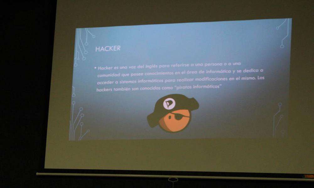 En el Marco de la Jornada de Ingenierías CUCosta, “Crecen Hackers en México” Ing. Roberto de Paz