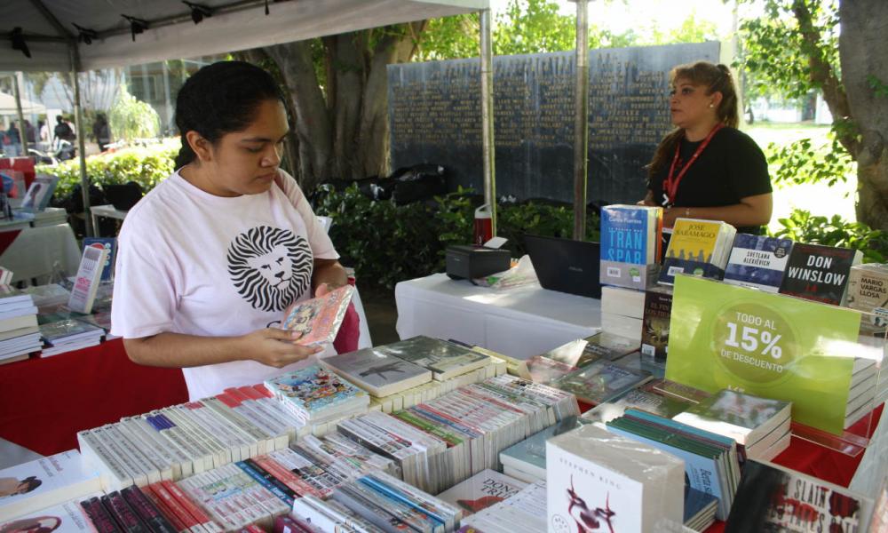 Espacio de Ideas, Acciones y Conocimiento en “Tu Librería Carlos Fuentes” en el CUCosta