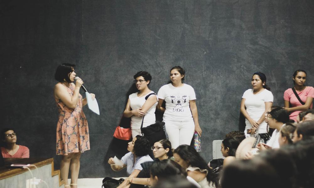 Prioritario Capacitarnos en Auxilios Psicológicos Conferencista en CUCosta