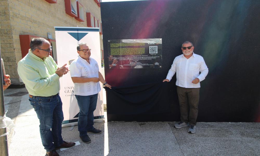 Inauguran mural “Pálido Punto Azul”, obra de estudiantes del CUCosta