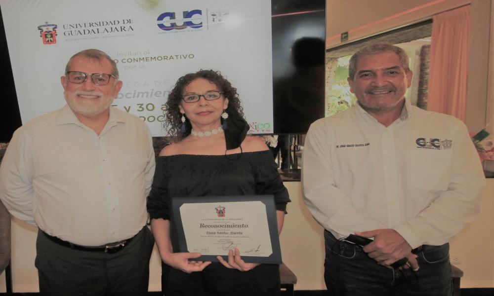 Ofrecen merecido reconocimiento a profesores de la División de Ingenierías
