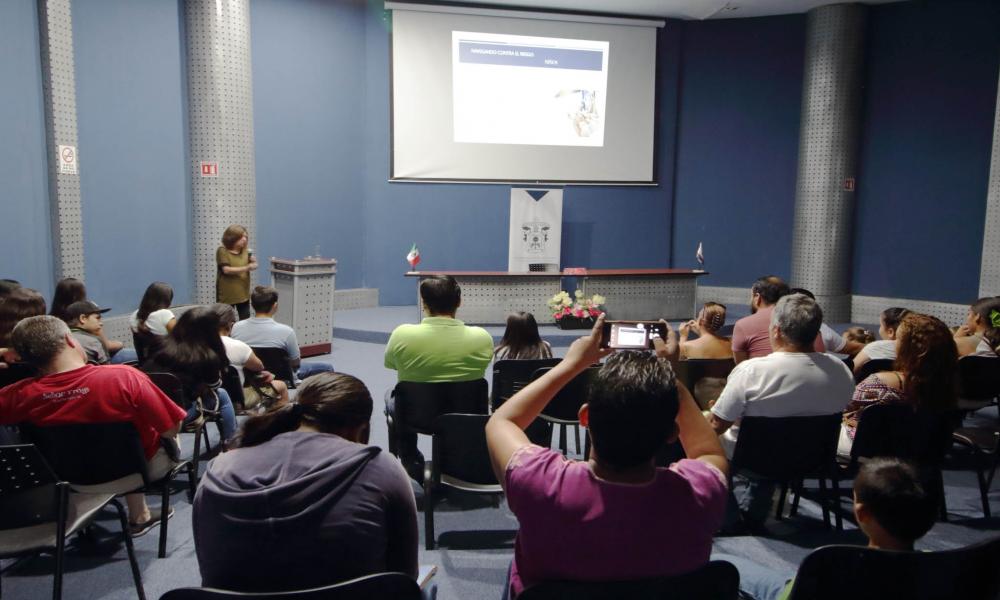 Internet y Redes Sociales, adicciones del siglo XXI