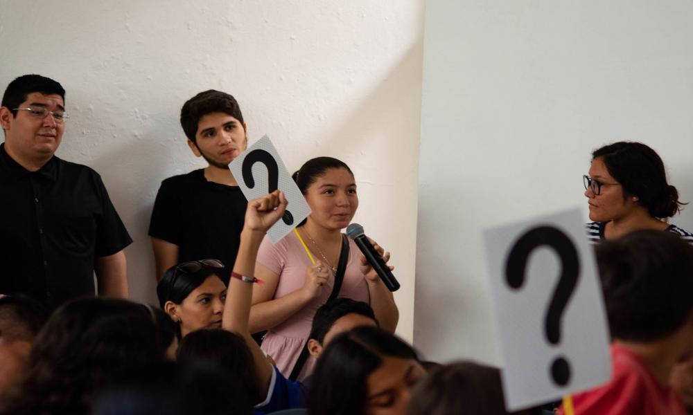 “Los Océanos están Amenazados por el Impacto de la Actividad Humana” Doctor Amílcar Cupul Magaña