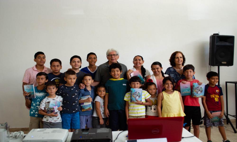 “Los Océanos están Amenazados por el Impacto de la Actividad Humana” Doctor Amílcar Cupul Magaña