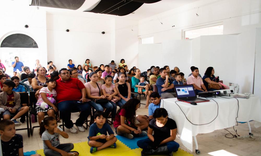 “Los Océanos están Amenazados por el Impacto de la Actividad Humana” Doctor Amílcar Cupul Magaña