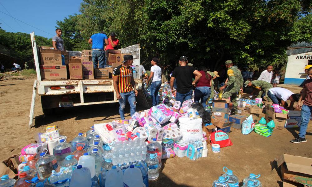 Más de 2 Toneladas de Víveres, fueron entregadas en Teocintle y Campo Acosta por “Brigadas Universitarias del CUCosta”