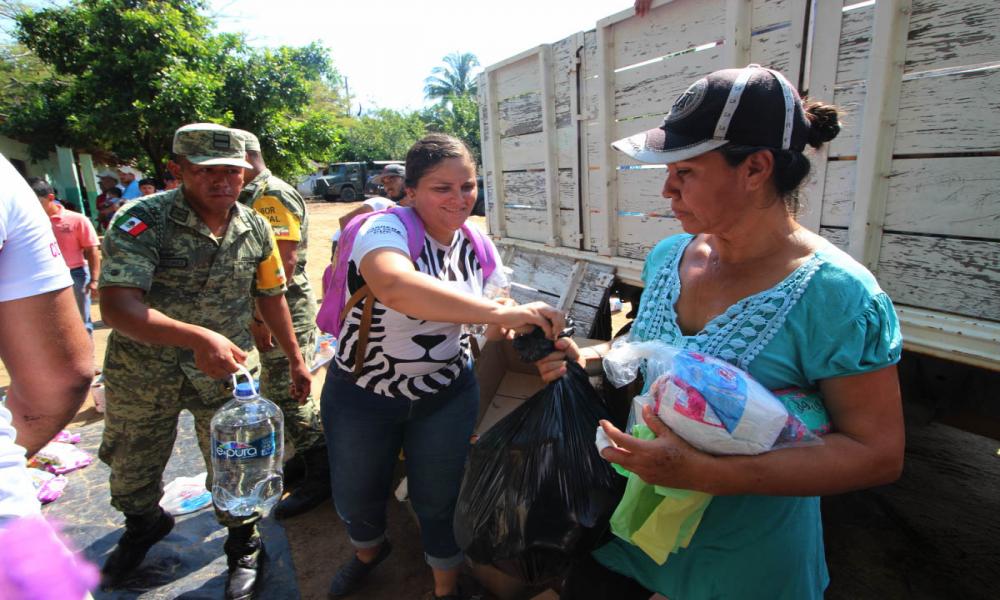 Más de 2 Toneladas de Víveres, fueron entregadas en Teocintle y Campo Acosta por “Brigadas Universitarias del CUCosta”
