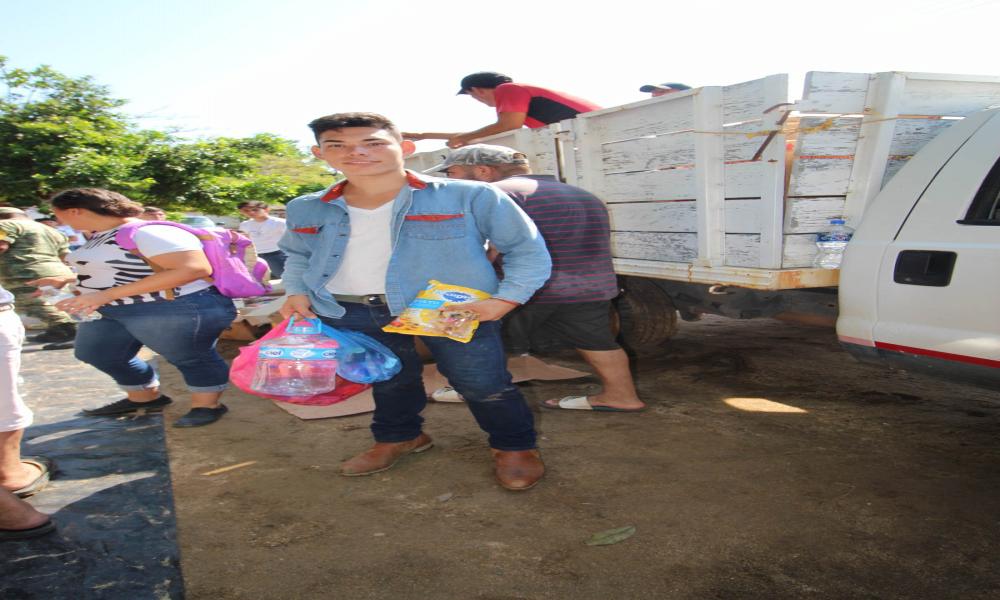 Más de 2 Toneladas de Víveres, fueron entregadas en Teocintle y Campo Acosta por “Brigadas Universitarias del CUCosta”
