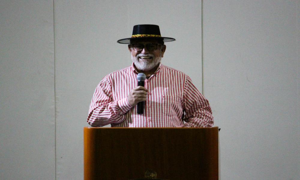 En CUCosta con Gran Ambiente Familiar y Excelente Espectáculo, Concluyó Ceremonia de Clausura del SUAM.