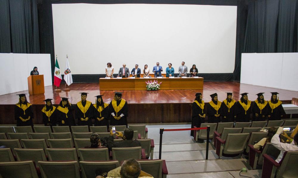 Triple Graduación en el CUCosta