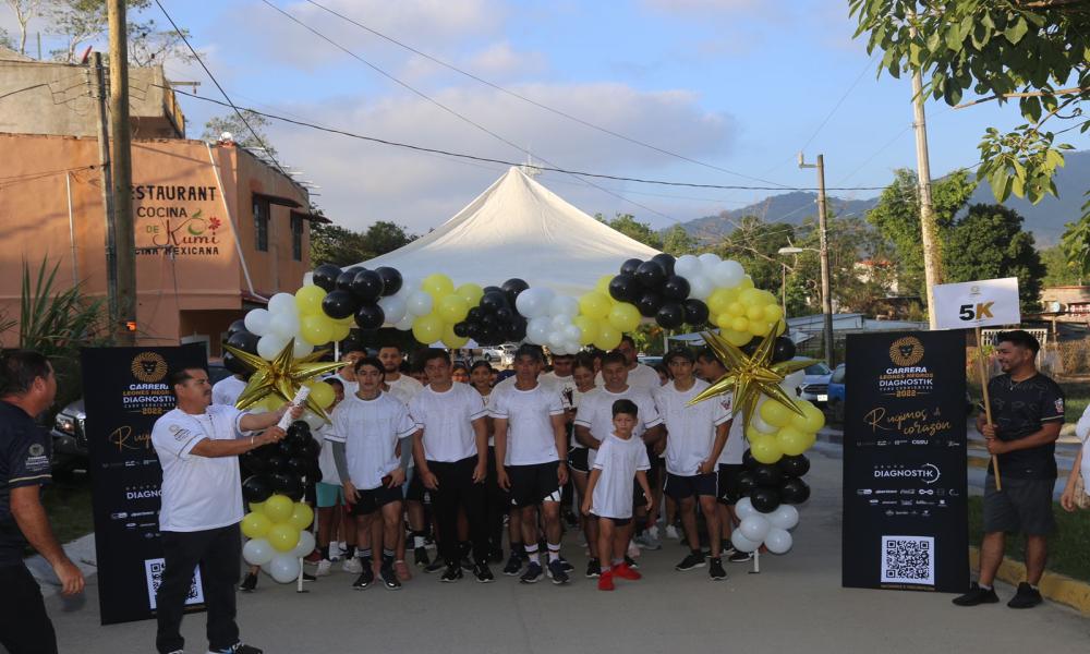 Participaron más de 2 mil corredores en las tres carreras de Leones Negros Grupo Diagnosti-K