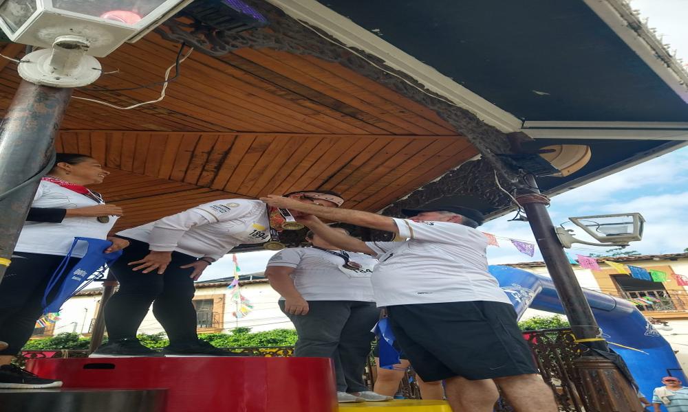 Participaron más de 2 mil corredores en las tres carreras de Leones Negros Grupo Diagnosti-K