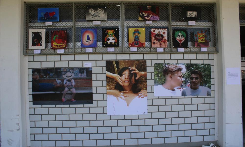 Se erige CUCosta en galería para la exposición de obras de egresados y estudiantes