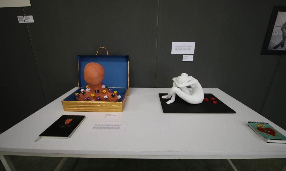 Se erige CUCosta en galería para la exposición de obras de egresados y estudiantes