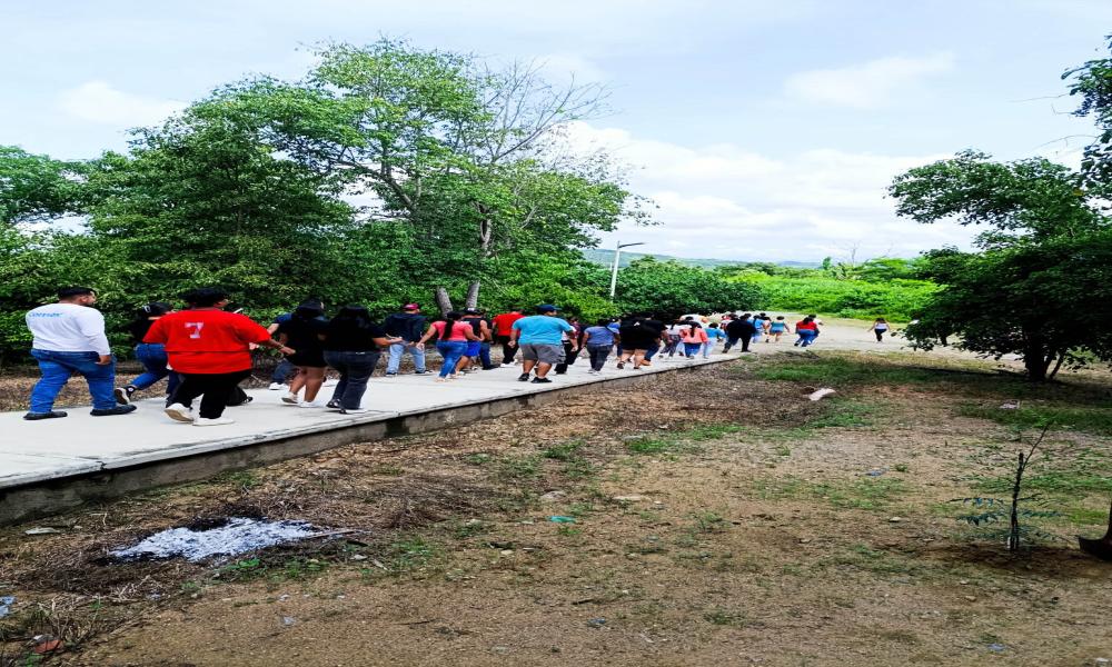 Activa participación de comunidad CUCosta en el simulacro