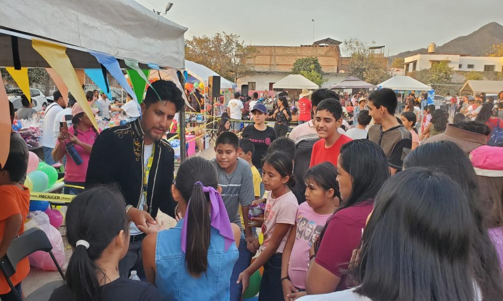 El Festival por la Niñez y Juguetón PV motiva sonrisas y alegría gracias a CUCosta y Rotarac Vallarta Centro