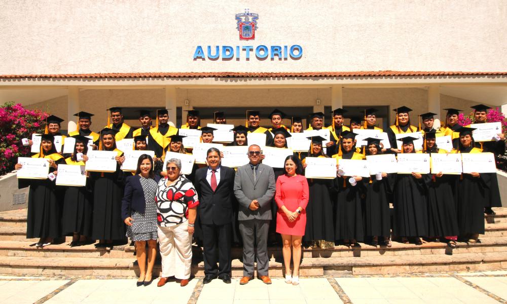 Se titularon 18 abogados de 37 egresados de la Quincuagésima Primera Generación “Mtro. José Emigdio Hurtado Rolón”
