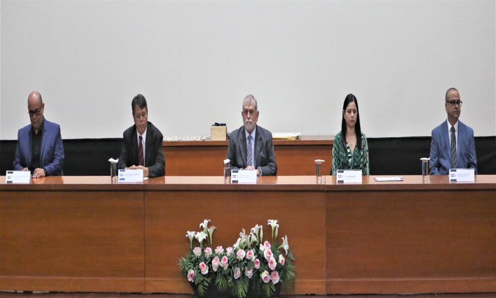 Se titulan 32 egresados de la L Generación de la Lic. en Abogado del CUCosta