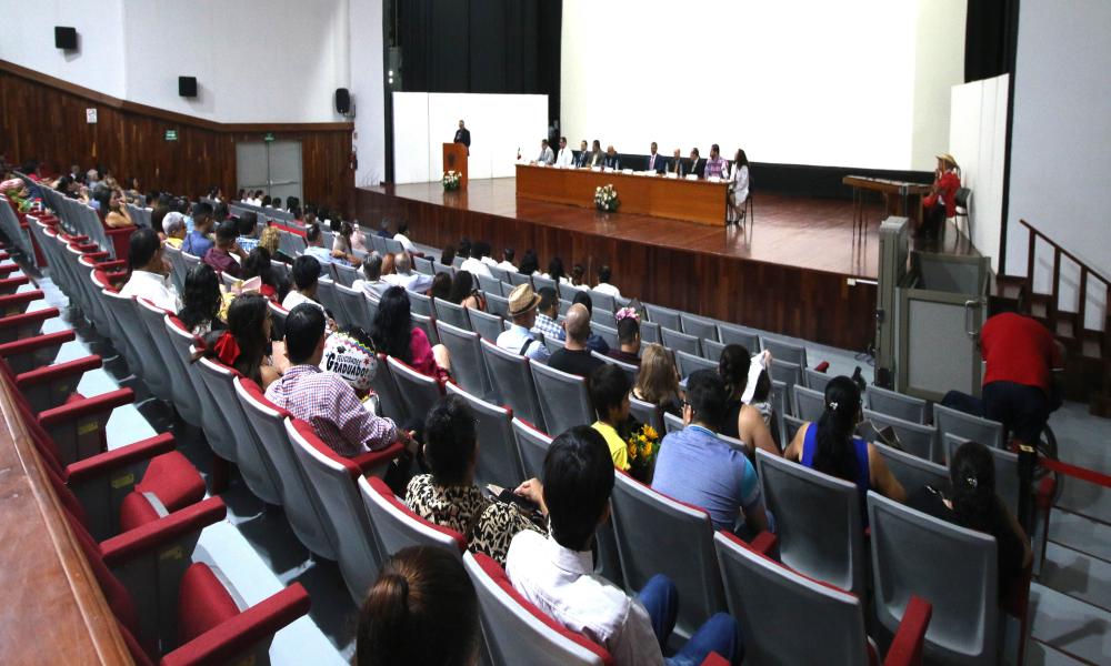 Egresa Primera Generación de Especialidades Médicas en CUCosta