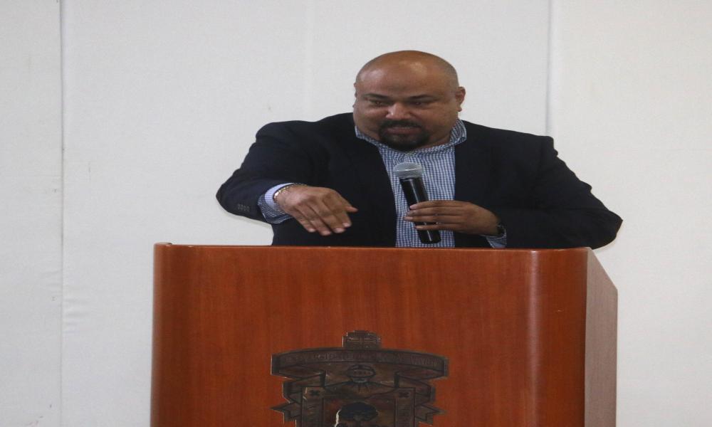 Egresa Primera Generación de Especialidades Médicas en CUCosta