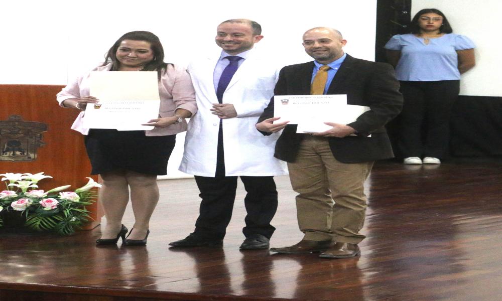Egresa Primera Generación de Especialidades Médicas en CUCosta