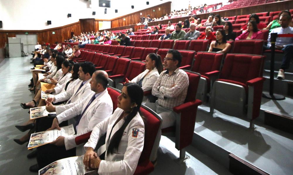 Egresa Primera Generación de Especialidades Médicas en CUCosta