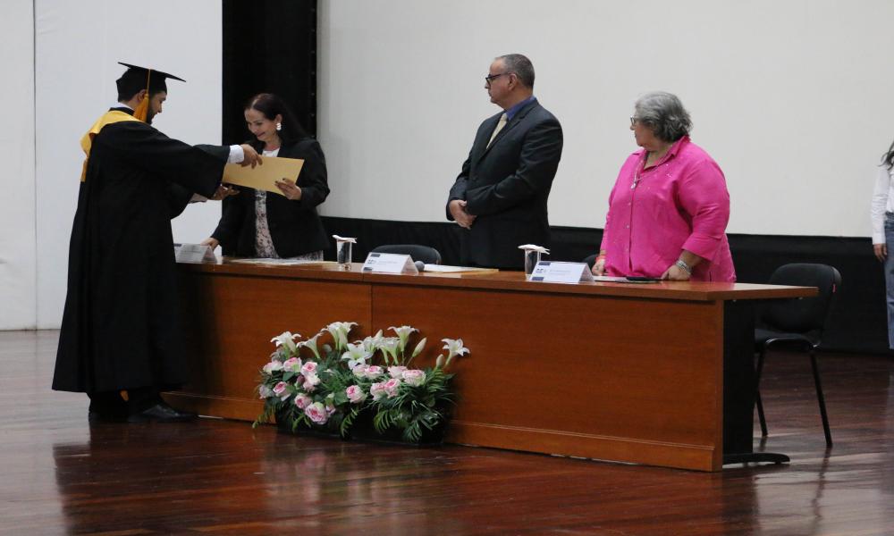 Se titulan 14 egresados de la XLIX Generación Abogados “Mtra. María Elena Sandoval”