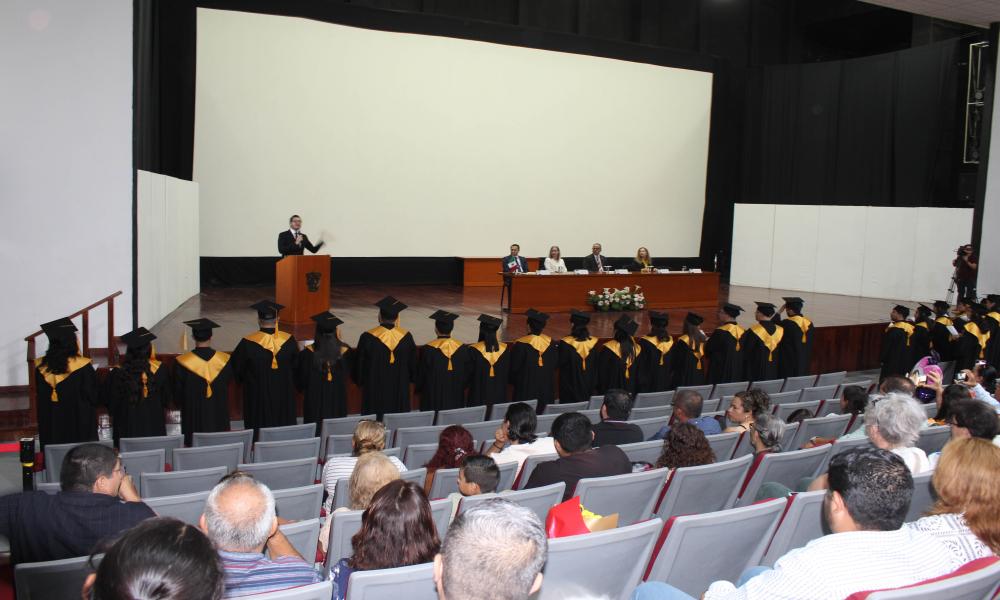 Egresa la XXVI Generación de la Licenciatura Médico Cirujano y Partero “Dra. Mara Liliana Tovar Peña”