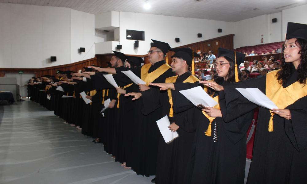 Egresa la XXVI Generación de la Licenciatura Médico Cirujano y Partero “Dra. Mara Liliana Tovar Peña”