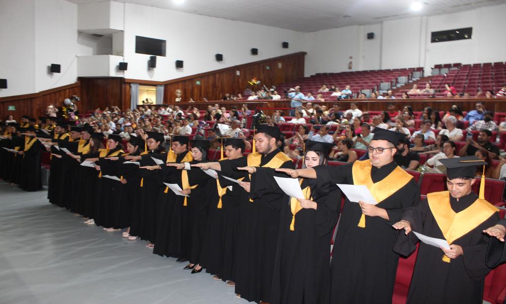 Egresa la XXVI Generación de la Licenciatura Médico Cirujano y Partero “Dra. Mara Liliana Tovar Peña”