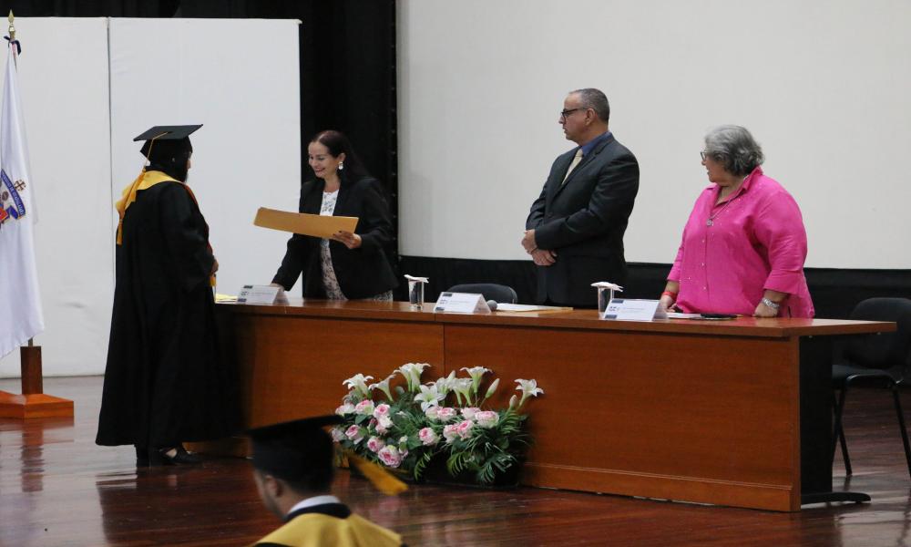 Se titulan 14 egresados de la XLIX Generación Abogados “Mtra. María Elena Sandoval”