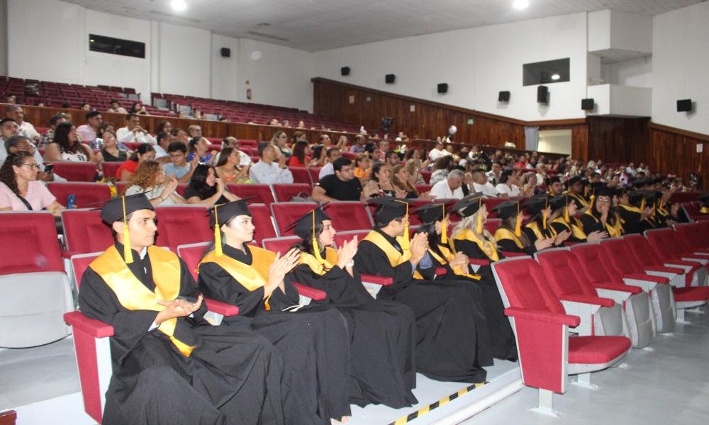 Egresa la XXVI Generación de la Licenciatura Médico Cirujano y Partero “Dra. Mara Liliana Tovar Peña”