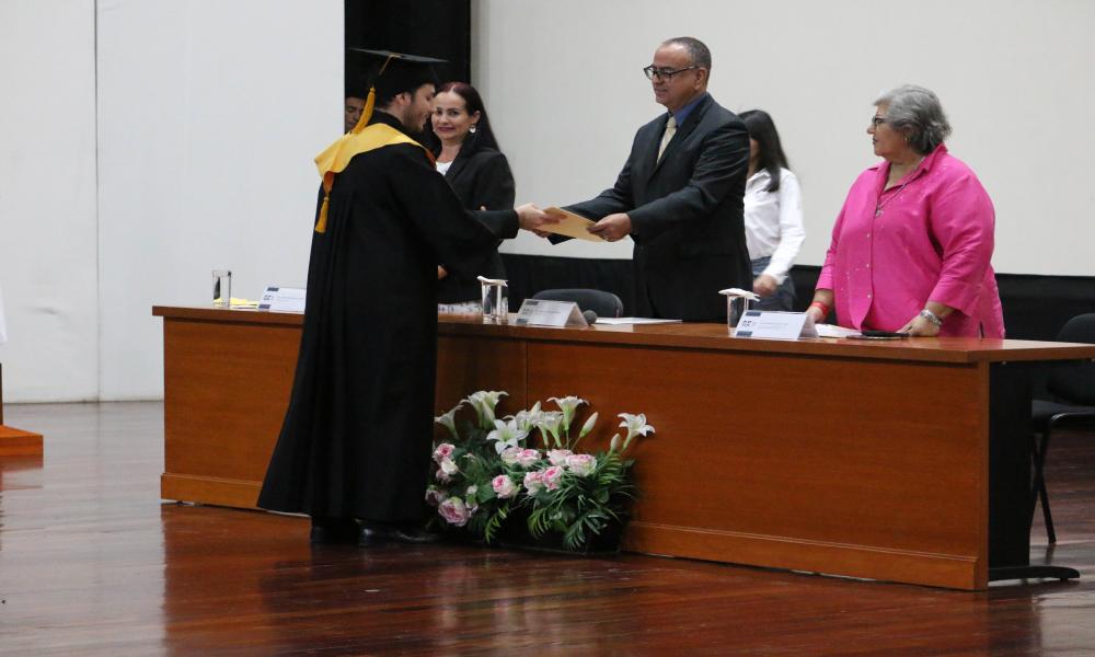 Se titulan 14 egresados de la XLIX Generación Abogados “Mtra. María Elena Sandoval”