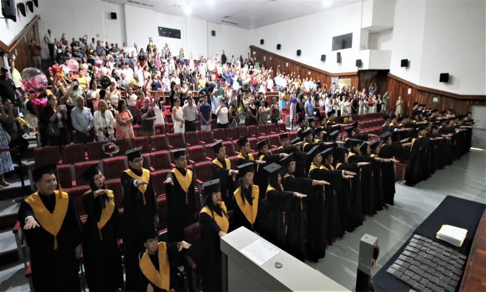 Se titula el 97% de los egresados de la LI Generación de la carrera en Administración “Mtra. Claudia Gauthiez González”
