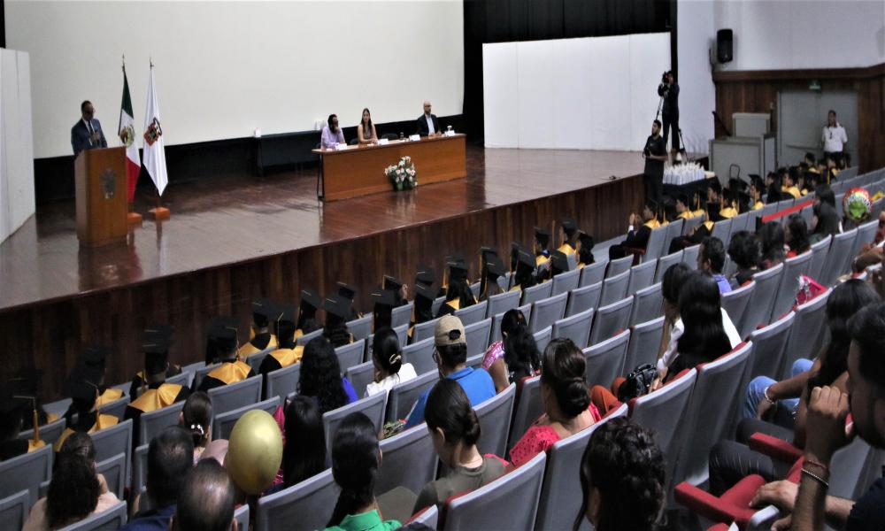 Se realiza acto académico de la Quincuagésima Generación de Lic. Administración “Mtra. Claudia Gauthiez González”