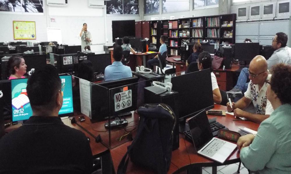 Imparten curso “Alfabetización Digital y Neuroeducación hacia una Inclusión Educativa” a Docentes