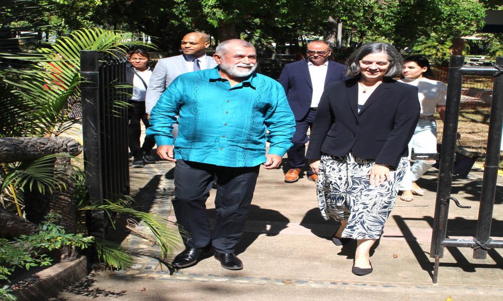 Facilitarán a la comunidad universitaria los trámites de visas y permiso especiales para viajar a EU