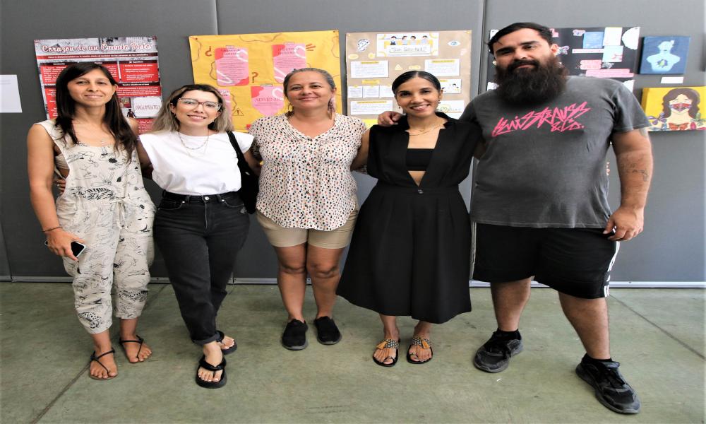 Se erige CUCosta en galería para la exposición de obras de egresados y estudiantes