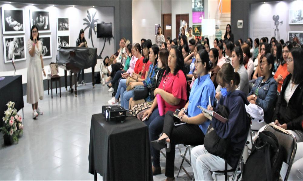 Conocen estudiantes del CUCosta programas, becas y oportunidades de estudio en EU