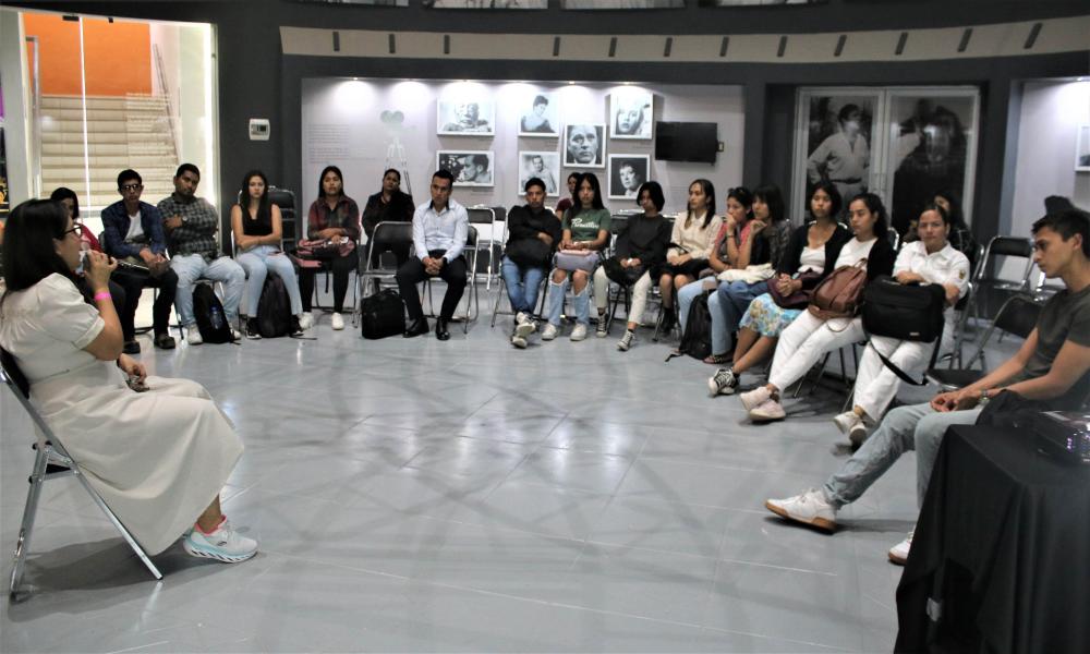 Conocen estudiantes del CUCosta programas, becas y oportunidades de estudio en EU