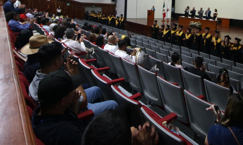 Egresan 24 estudiantes de la Licenciatura en Biología