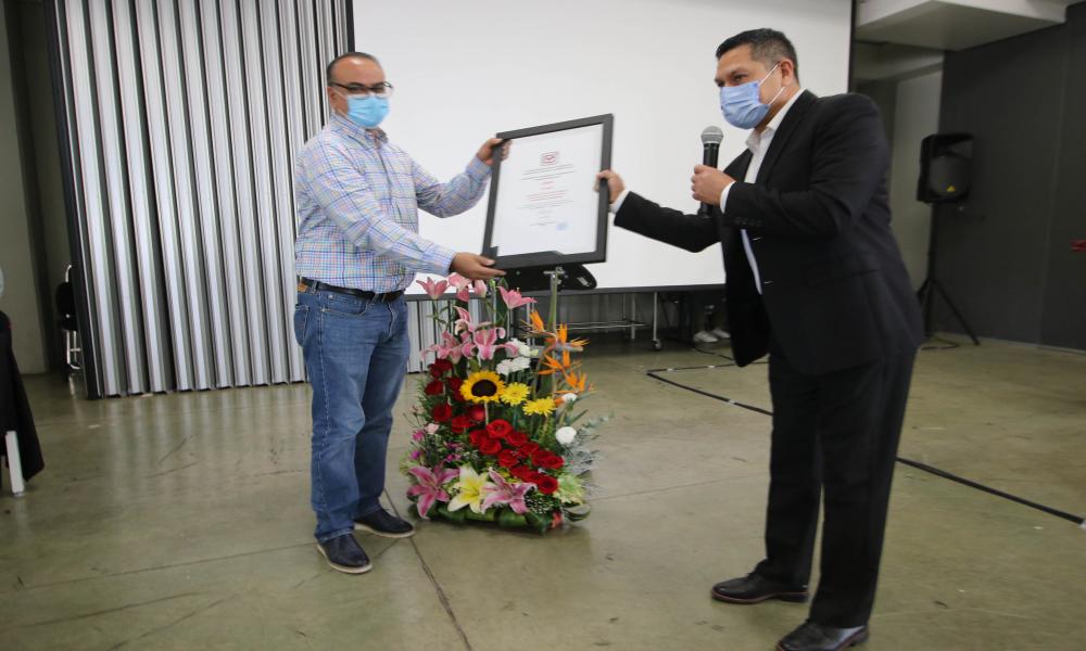 Recibe CUCosta certificación-reconocimiento a la Licenciatura en Cultura Física y Deportes