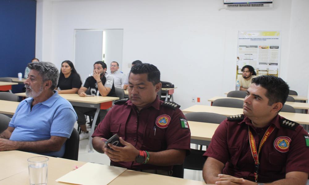 Hay filtración de agua en la calle Basilio Badillo, revelan estudios