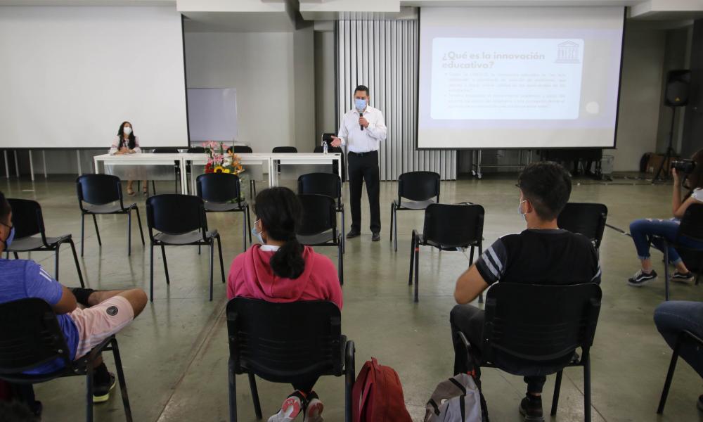Recibe CUCosta certificación-reconocimiento a la Licenciatura en Cultura Física y Deportes