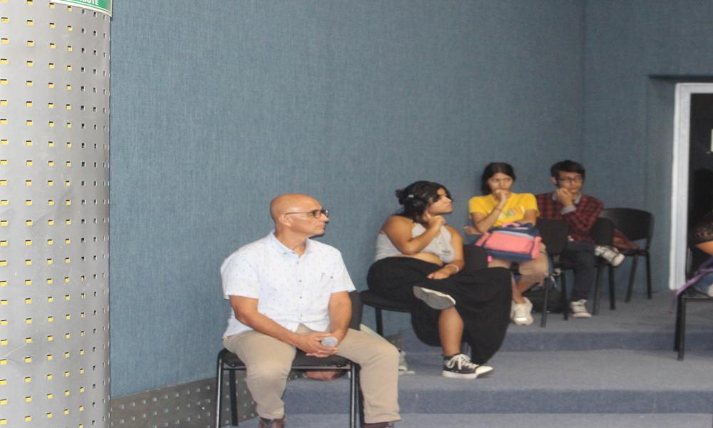 Capacitan a estudiantes del CUCosta en primeros auxilios psicológicos