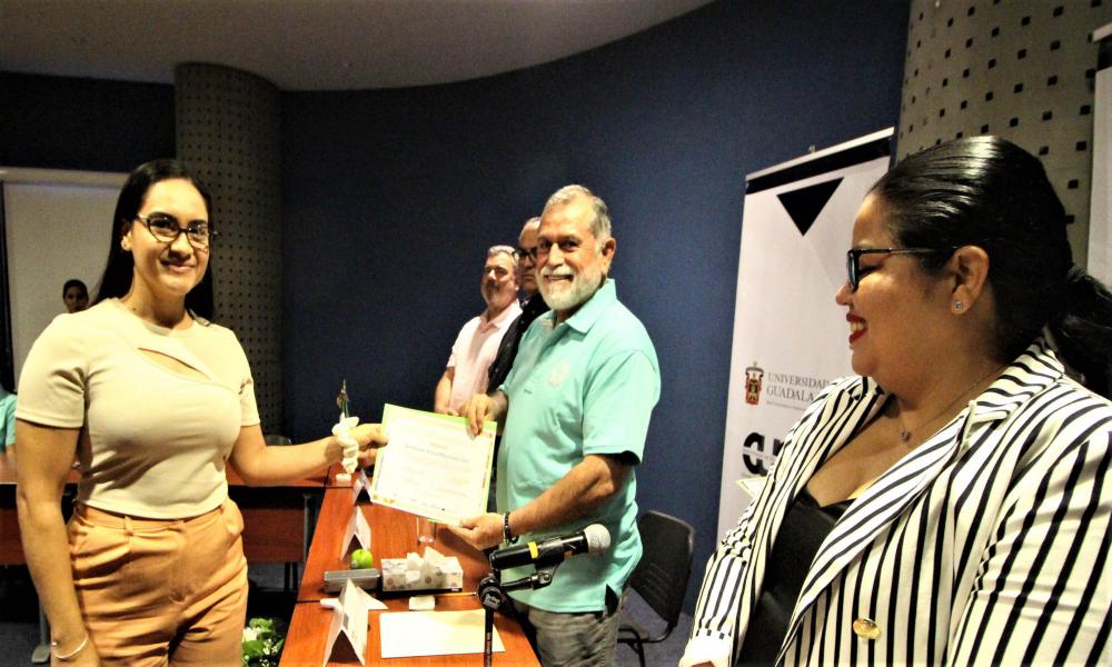 Entregan constancias a participantes del “Diplomado en Construcción de la Paz” en CUCosta